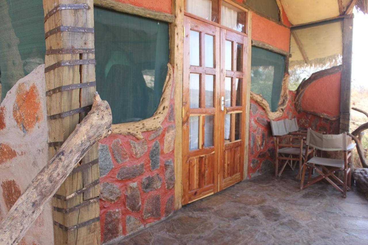 Lion'S Cave Camp, Samburu Villa Archers Post Exterior foto