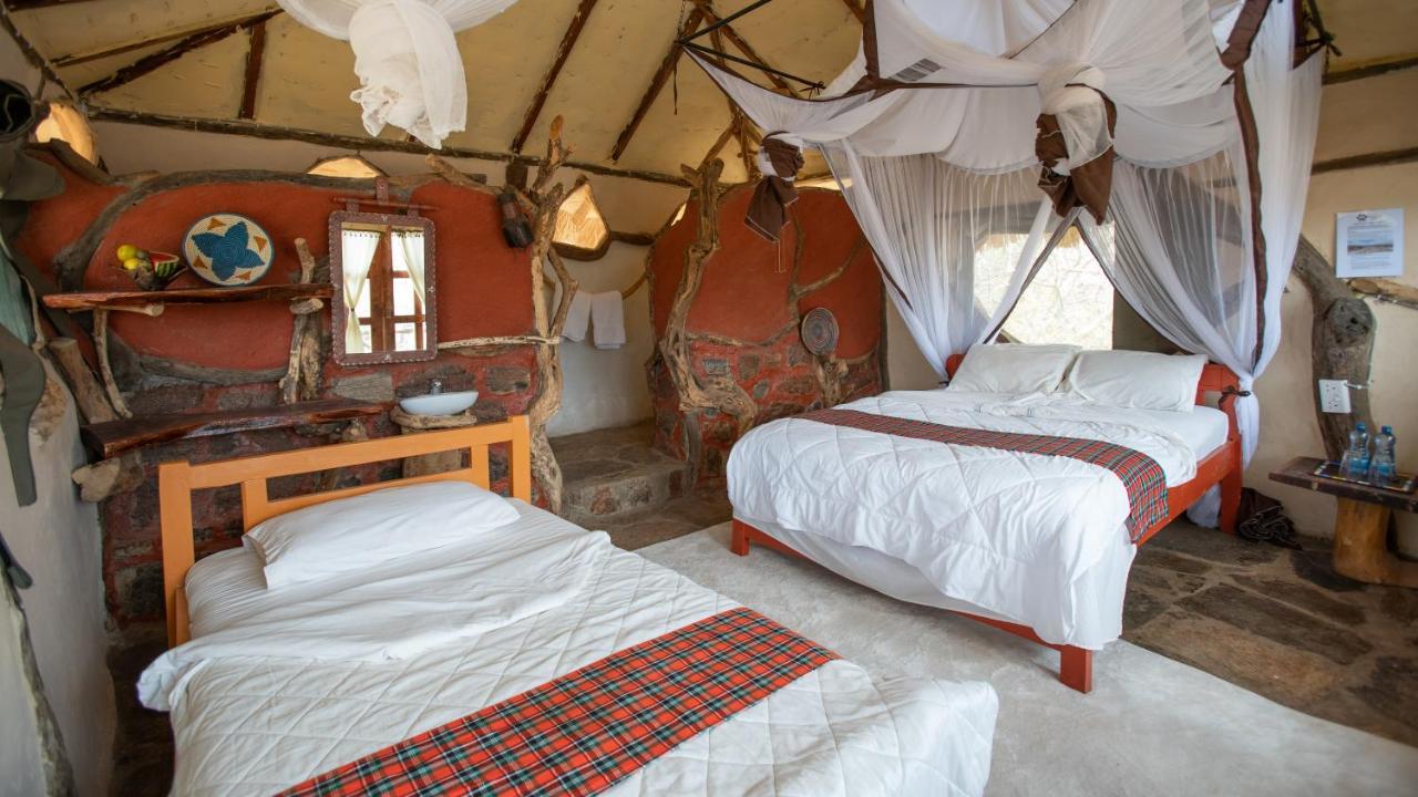 Lion'S Cave Camp, Samburu Villa Archers Post Exterior foto