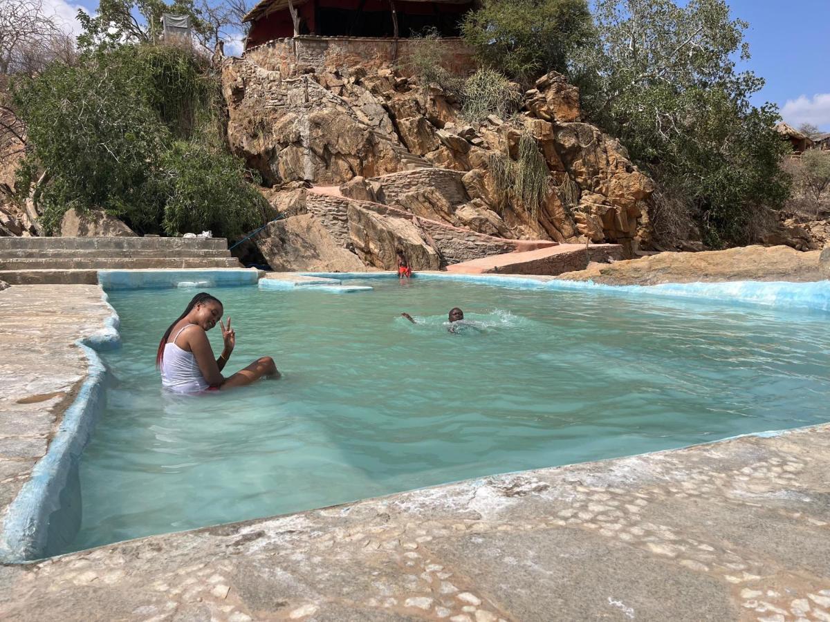 Lion'S Cave Camp, Samburu Villa Archers Post Exterior foto