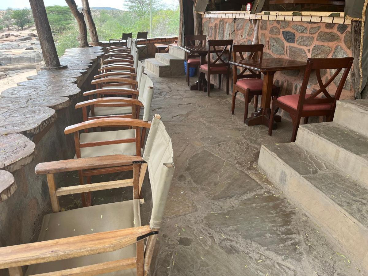 Lion'S Cave Camp, Samburu Villa Archers Post Exterior foto