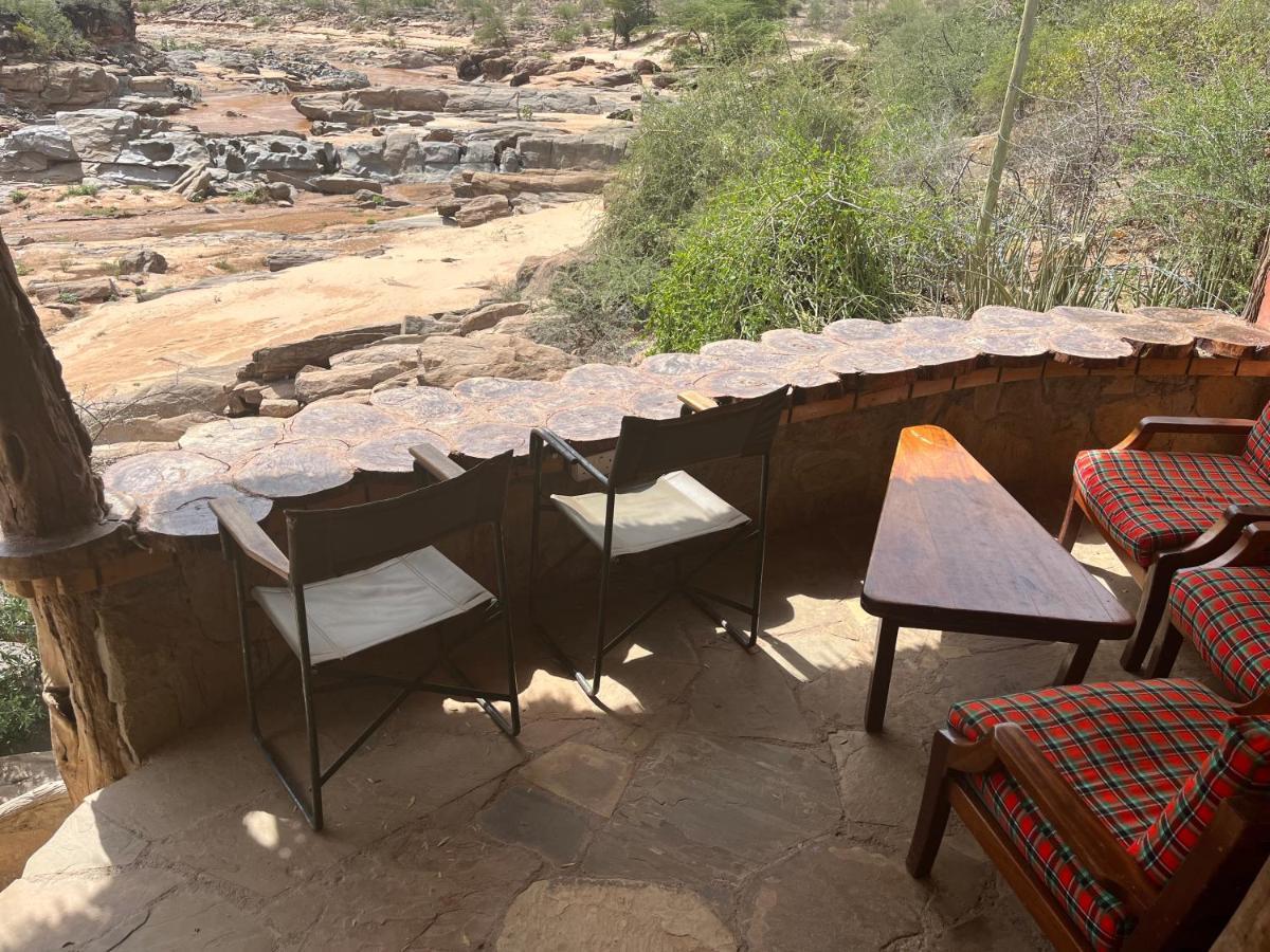 Lion'S Cave Camp, Samburu Villa Archers Post Exterior foto